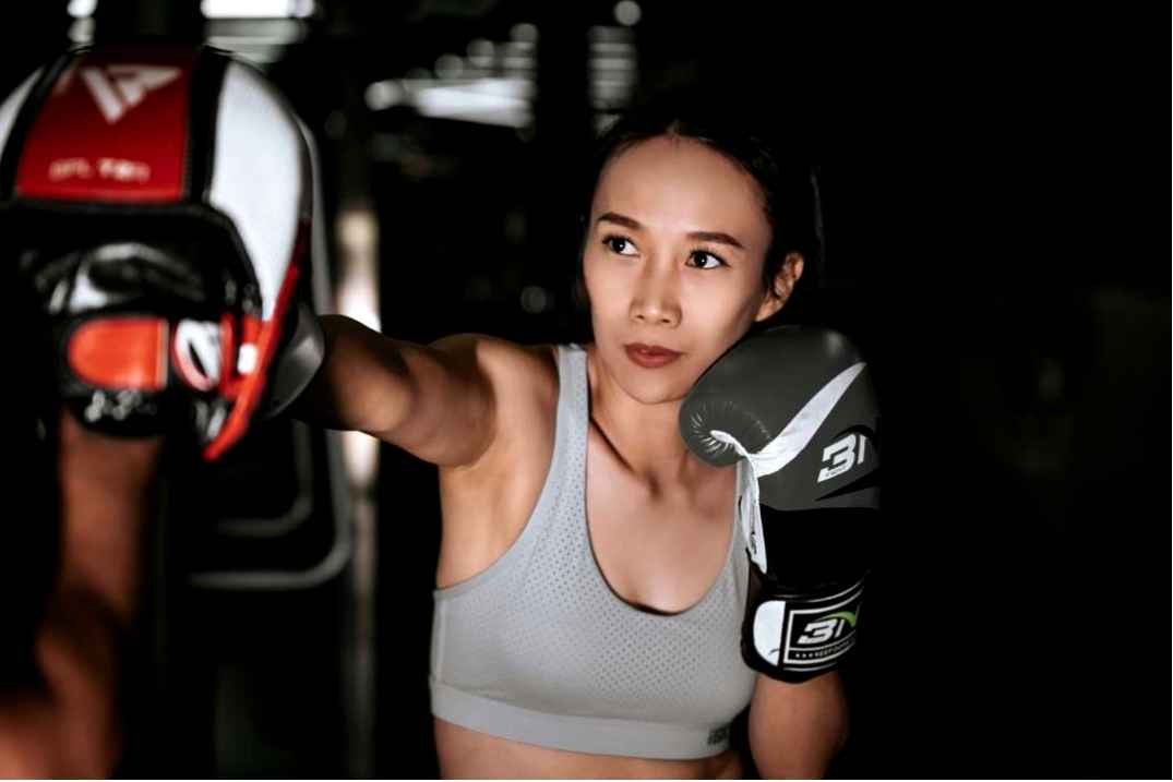 Freestanding heavy bag set